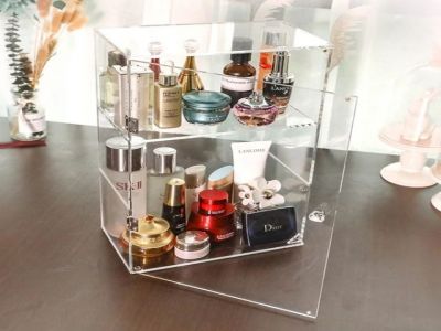 Tủ mica trong suốt đựng nước hoa, mô hình có cánh